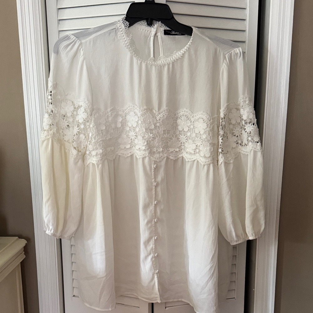 Andre by Unit - White Lace Blouse